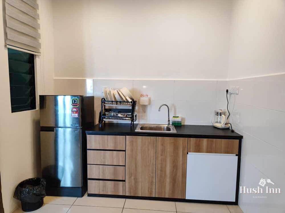 Hush Inn At Itcc Manhattan Suites Kota Kinabalu Exteriör bild